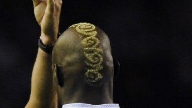 Втори Балотели на крачка от Висшата Лига