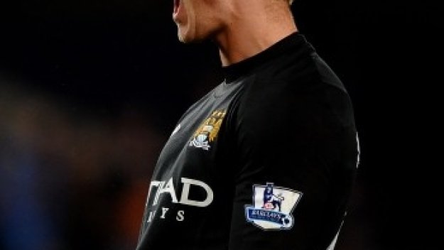 Сити погледна и към третото място на Арсенал