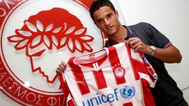 ОФИЦИАЛНО: Афелай отиде под наем в Олимпиакос