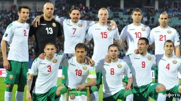 Разграбиха 7000 билети за мача с Англия