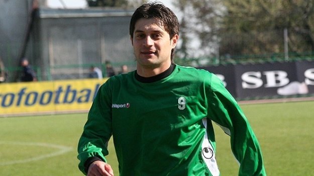 Бивш нападател на ЦСКА ще води атаката на Берое срещу Левски