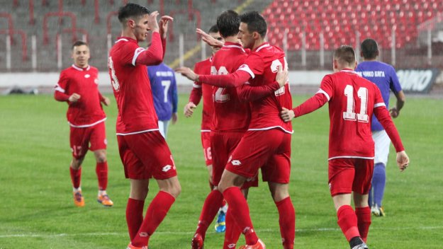 Висшата лига е пред пълен провал