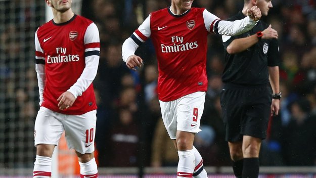 Арсенал с лесна победа за купата