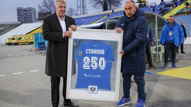 Наско Сираков каза дали Мъри Стоилов може да се върне в Левски