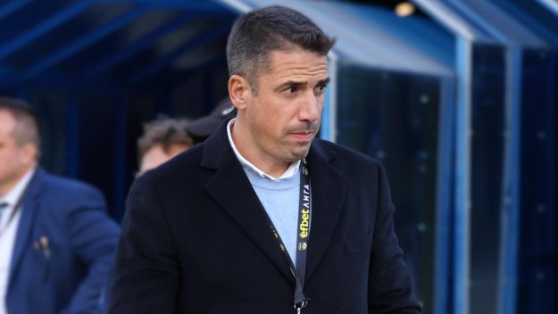 Дон Хулио освежава Левски отзад и в средата