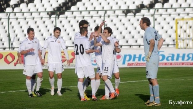 Славия излиза за победа срещу Локо Пловдив