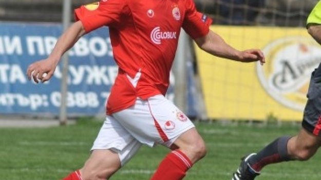 ЦСКА предлага нов договор на Апостол Попов