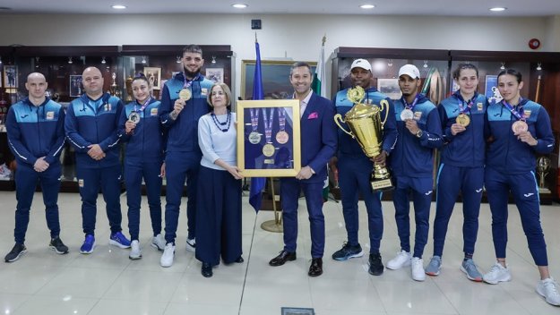 Красимир Инински с уникално дарение за Музея на спорта