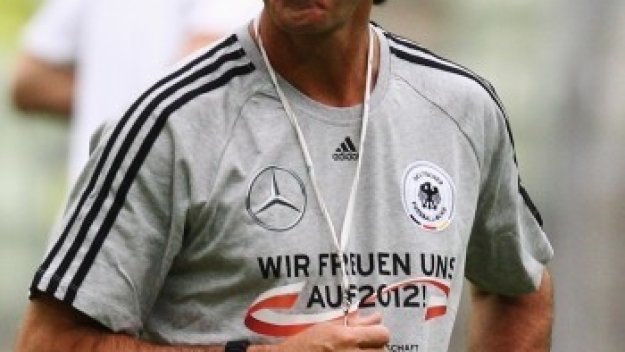 Льов: Благодарен съм, че не печелим всеки мач