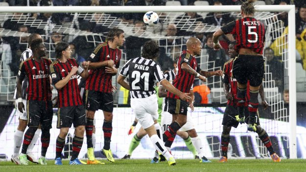 Тевес и Пирло – подаръците на Милан изстреляха Юве на върха