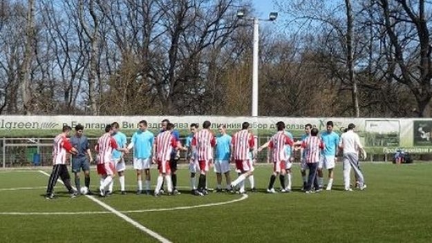 FM Bulgaria и ФЕН продължават да мачкат в BET365 Форумна Лига