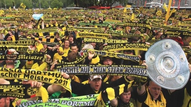 Лудост: 400 000 празнуват титлата на Дортмунд