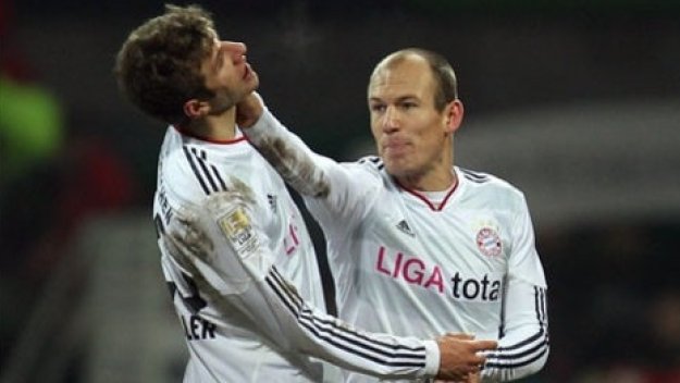 Робен с кроше срещу Мюлер