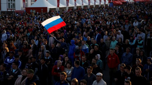 Хиляди руснаци празнуваха чудесното начало на Мондиал 2018
