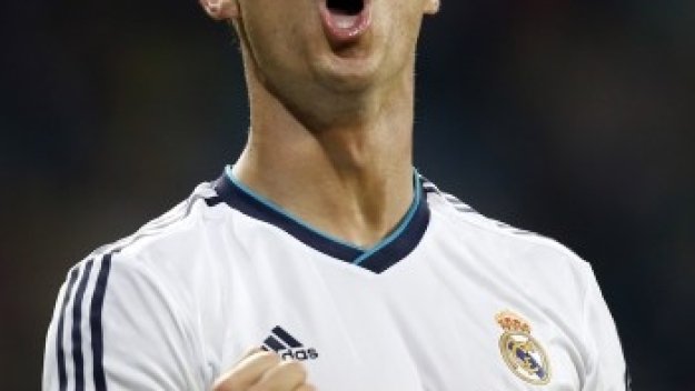 Кристиано се изравни с Амансио