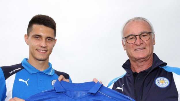 ОФИЦИАЛНО: Лестър привлече Бартош Капустка