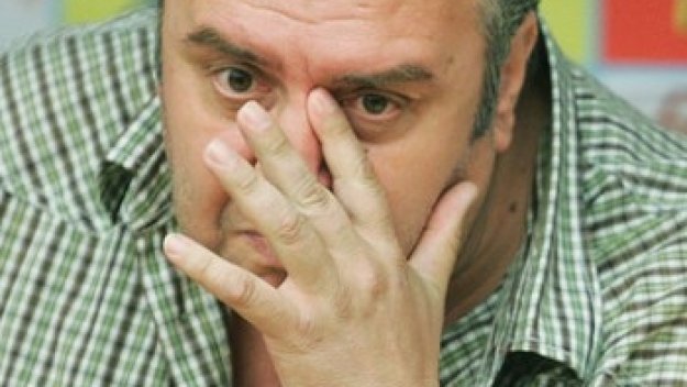 Дучето се озъби на Коща