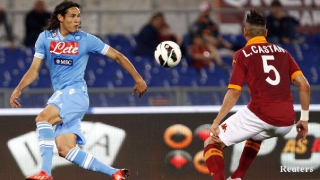 Майката на Кавани: Синът ми преговаря с Реал и Сити