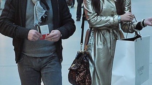 Матеус зави от пътя: вози Лиляна с бял Мерцедес