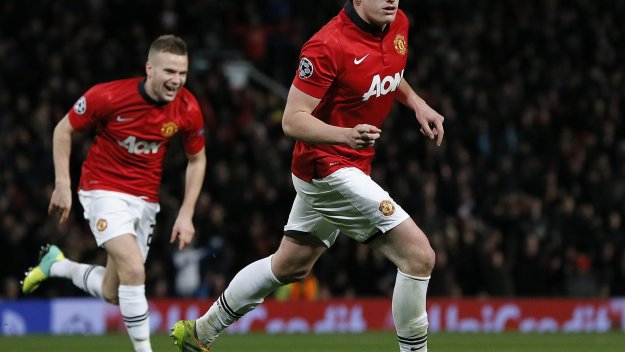 Фил Джоунс с контузия в коляното