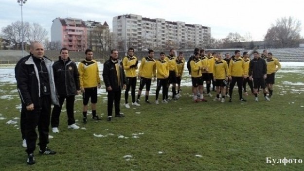 Ботев гарантира за базата с €1 млн.