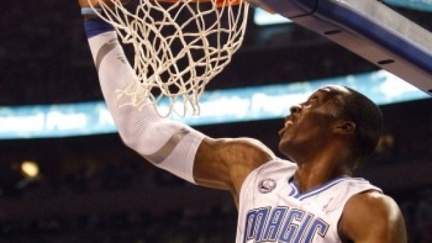 Дуайт Хауърд мина 10 000 точки