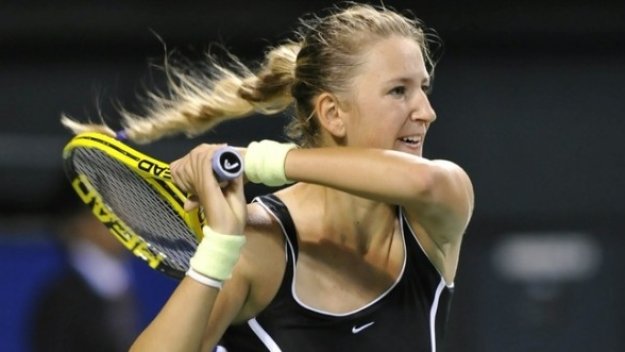 Вика Азарьонка се завърна с победа