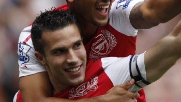 Ван Перси благодарен за асистенциите на Уолкът