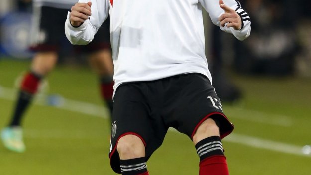 Звездата на Аугсбург подписа с Борусия Мьонхенгладбах