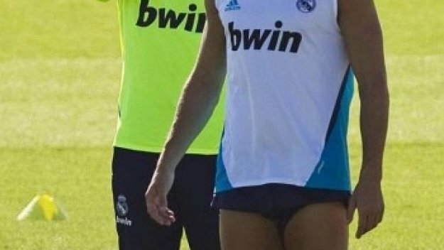 Жозе опитва да успокои Роналдо