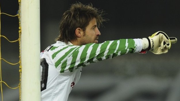 Юве предлага нов договор на Сторари