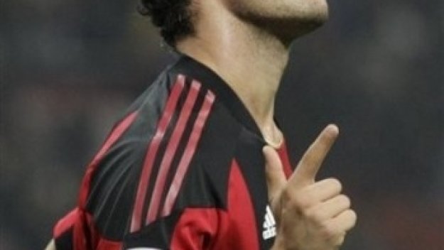 Робиньо с първи гол за Милан, Ибра си мушна автогол