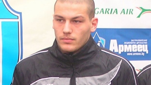 Левски бие шута на трима, взима юноша на ЦСКА