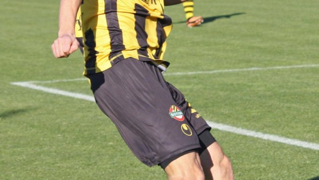 Капитанът на Ботев преподписа