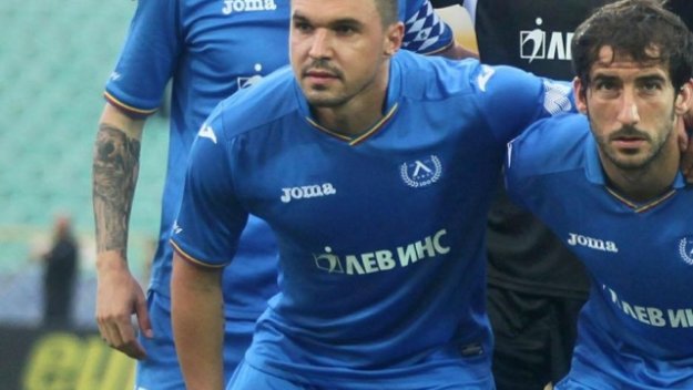 Божинов аут за Левски и срещу Берое