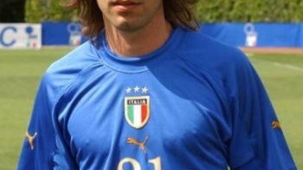 Пирло взе капитанската лента в националния отбор