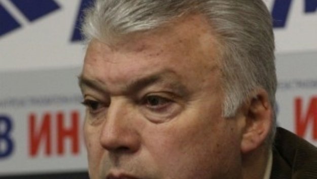 Зума моли Камбуров да остане в Локо