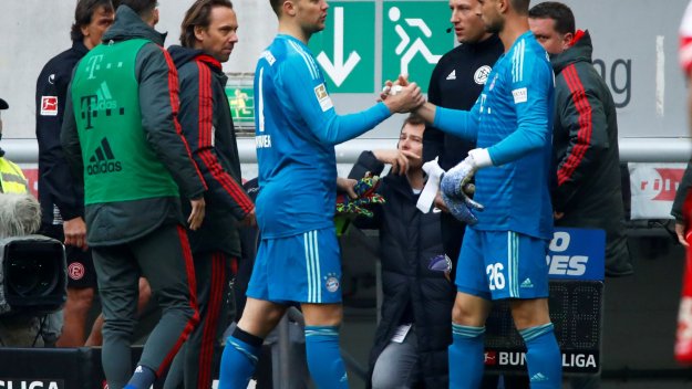 Вратарите на Байерн бесни на шефовете заради Нюбел