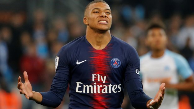 ПСЖ глоби Мбапе, младокът с "черна точка" при Тухел