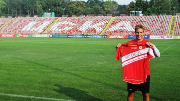 Бивш халф на ЦСКА изпадна до четвърта лига на Англия