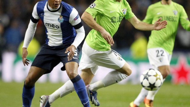 Манчестър Сити на крачка от Фернандо