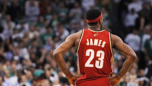 Крал Джеймс ще вземе 42 милиона за 2 години