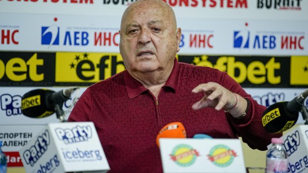 Бат Венци обяви дали ще уволни треньора на Славия
