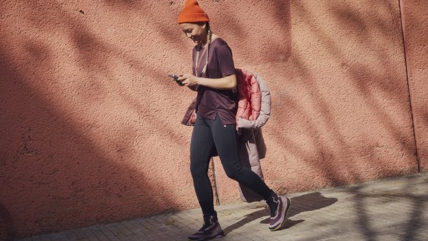 Мода от терена до улицата - модерен стил за феновете на спорта