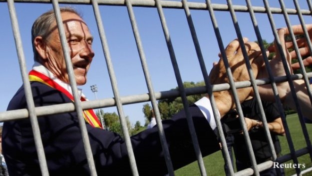 Земан забрани кафето и сладкишите в Рома
