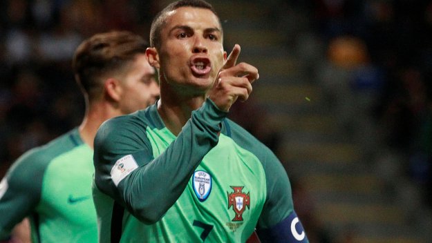 Роналдо няма спиране, Португалия бие 3:0