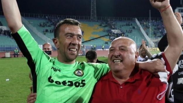 Славия търси вратар. 44-годишният Георги Петков става титуляр