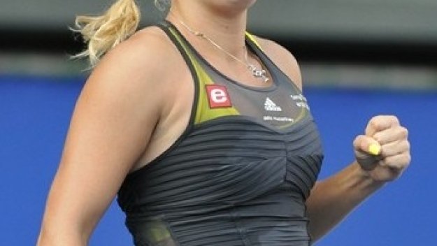 Возняки и Дементиева ще спорят за титлата в Токио