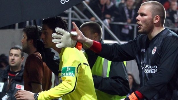 Бира прекрати победен мач на Шалке