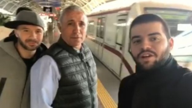 Неповторим! Стоичков се качи на метрото, за да стигне до... София + ВИДЕО